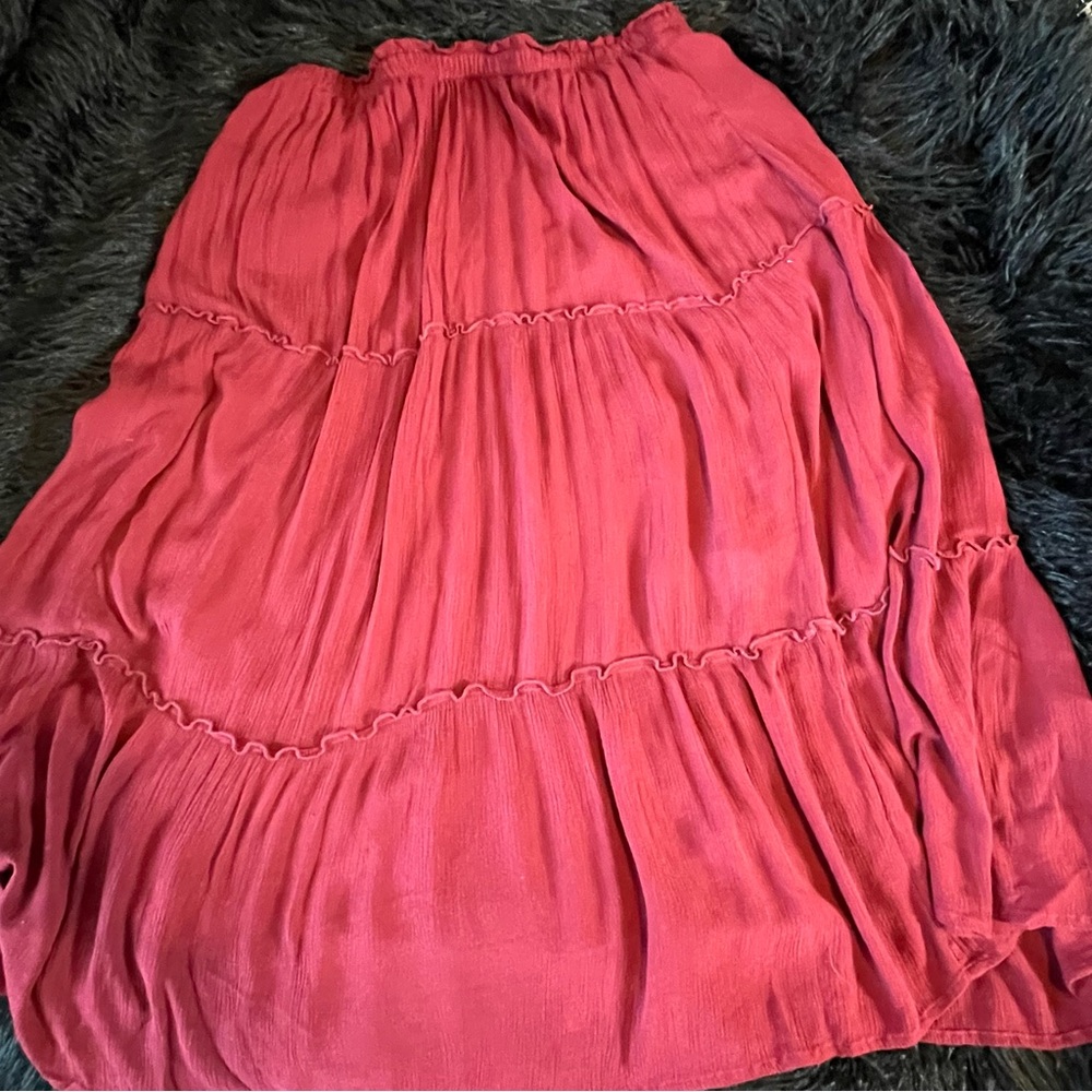 Old Navy burgundy tiered skirt, size L